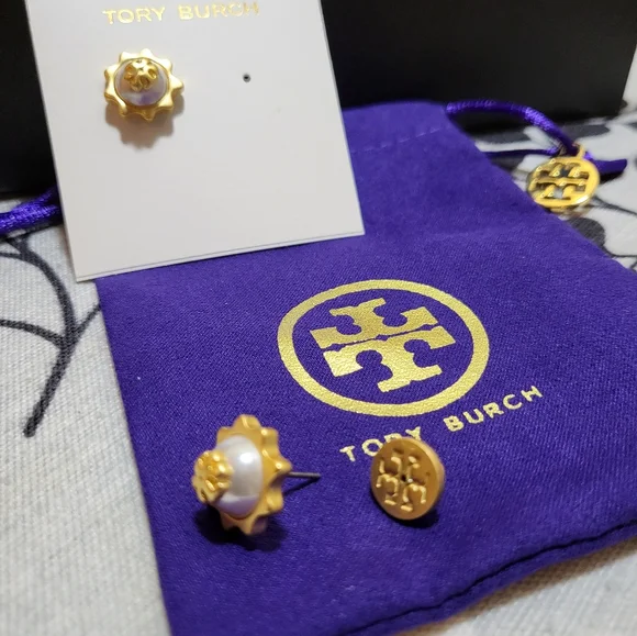 *** SOLD *** Tory Burch Sunflowers Pearl & Gold Logo Stud Earrings - Picture 10 of 11